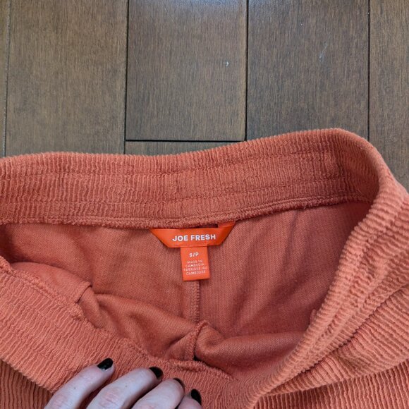 3/$20 JOE FRESH RIBBED ORANGE FLOWY SWEATSHORTS - Picture 3 of 3